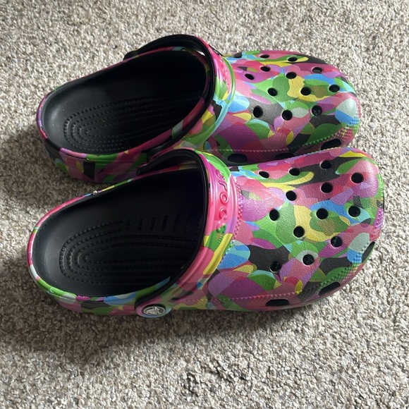 Multi-Colored Crocs Bundle - Picture 2 of 10
